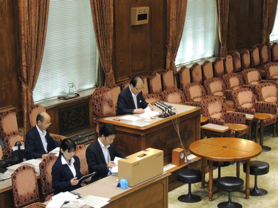 20150724平和安全特委_議事進行04.jpg