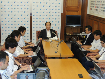 20150826参議院議員会長定例記者会見05.jpg